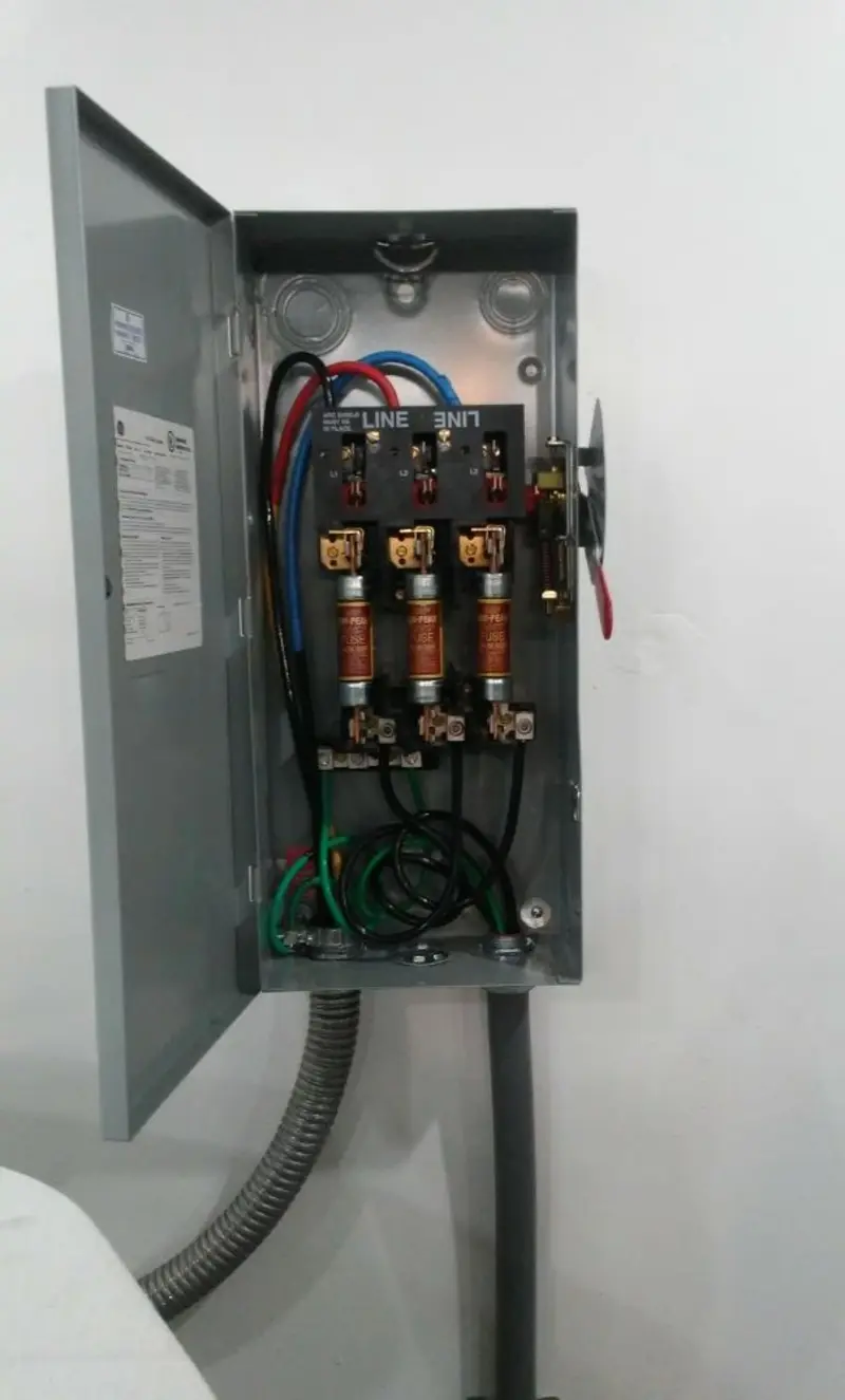 Three-phase disconnect switch installed for Smoke Detector Installation in Bartonville
